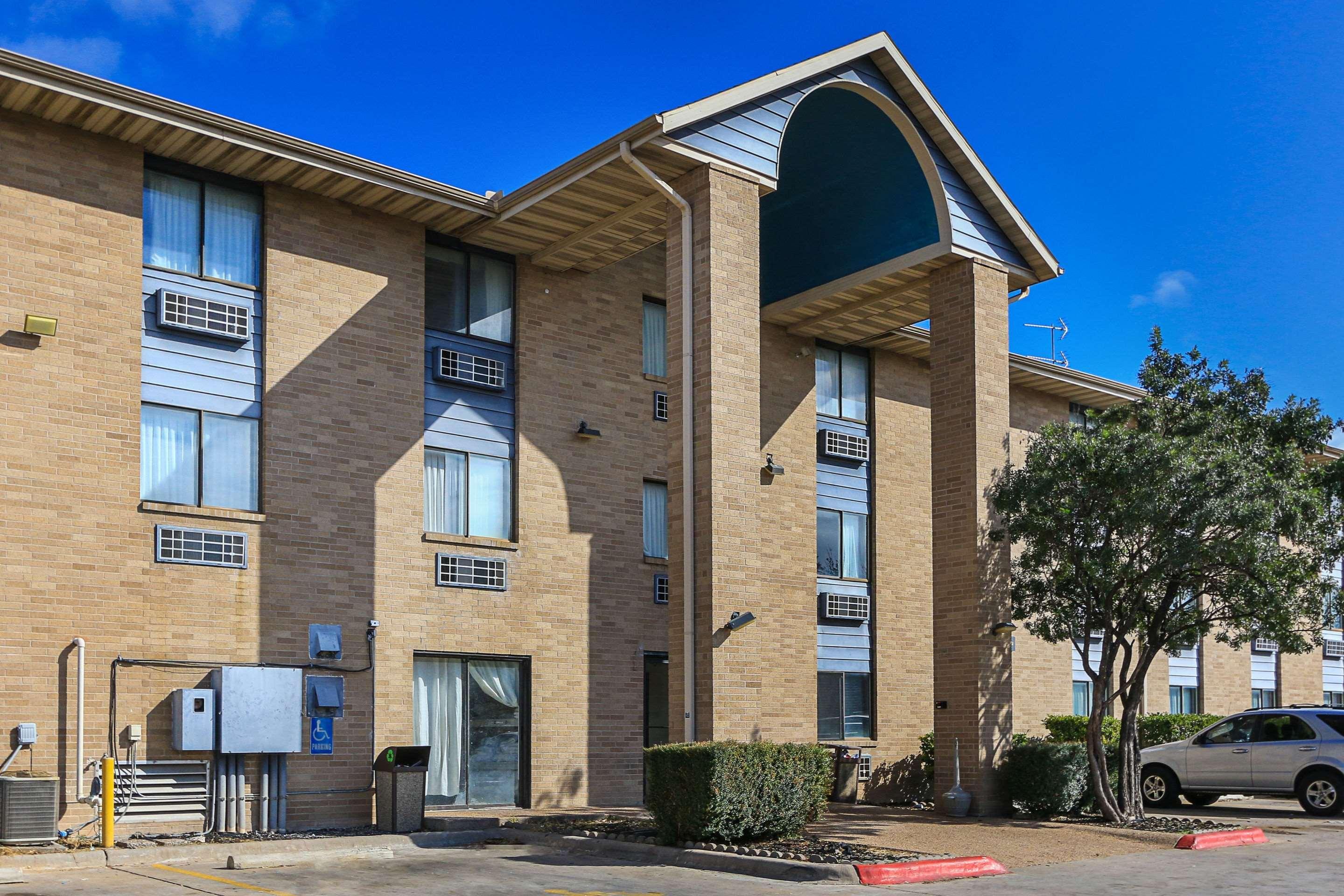La Quinta Inn By Wyndham Austin Oltorf Exterior photo